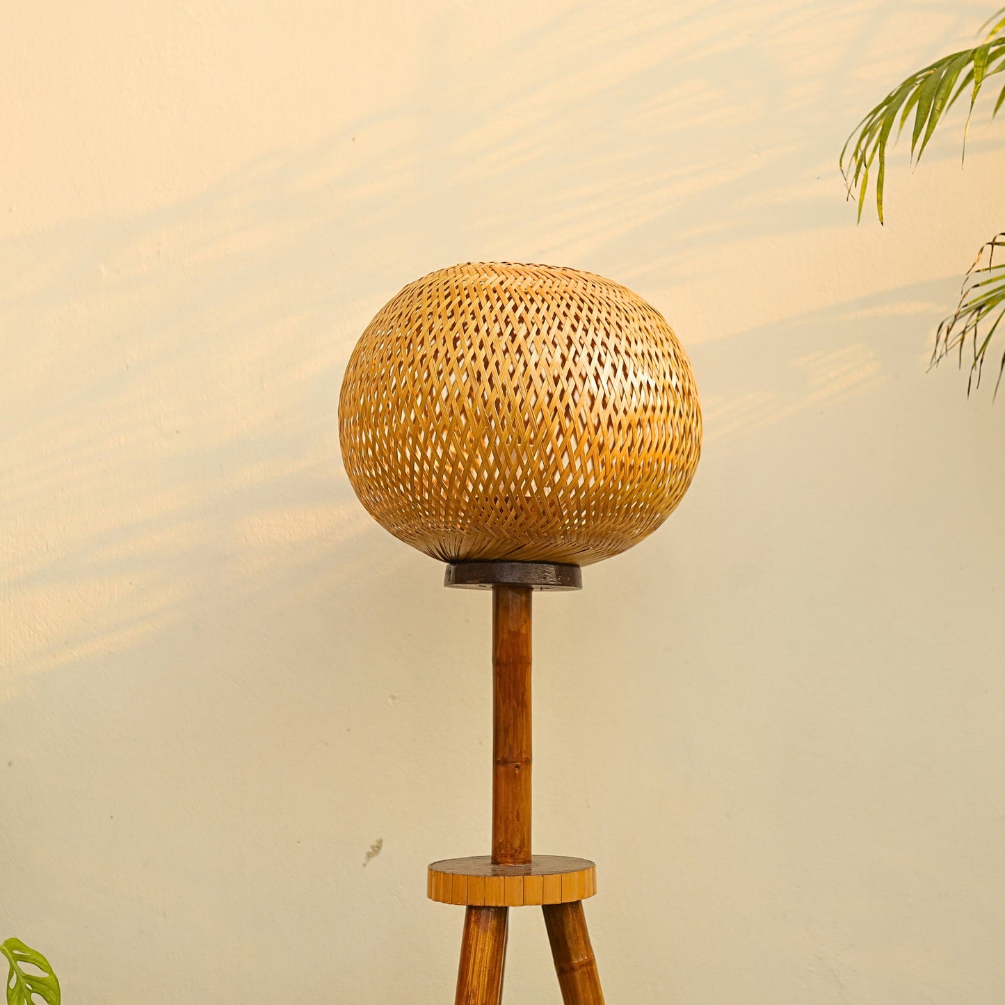 THE GLOBE LAMP